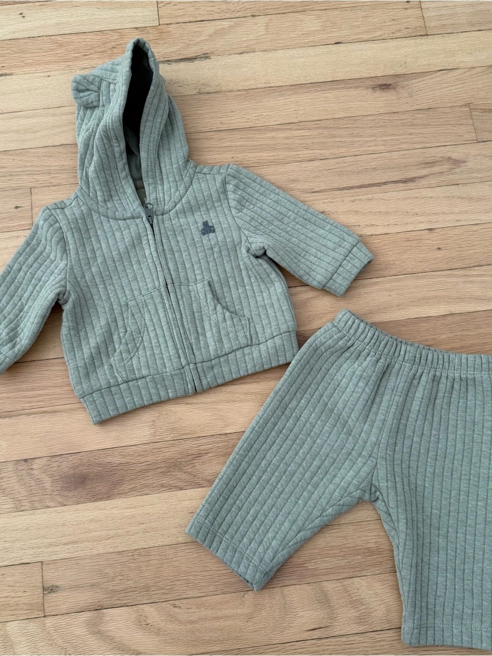 GAP Quilted Set - Picture 2 of 6